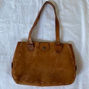 Vintage leather shoulder bag